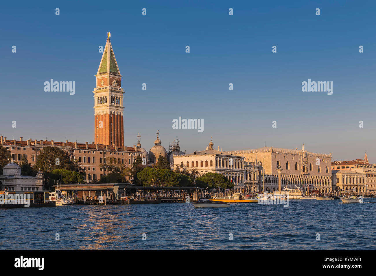Dogenpalast und der Glockenturm der Basilika von San Marco. Venedig. Italien Stockfoto