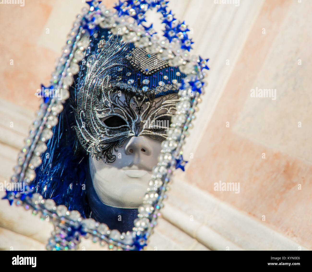 Details der Kostüme im Karneval von Venedig Stockfoto
