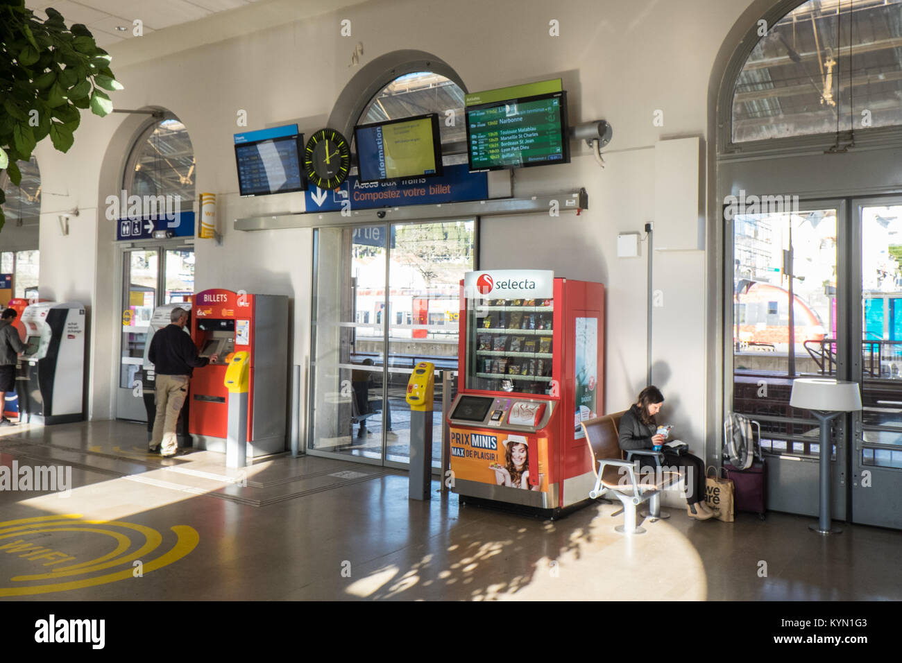 Gare, de, Carcassonne, Next, zu, Canal du Midi, Aude, Zug, Station, Frankreich, Stockfoto