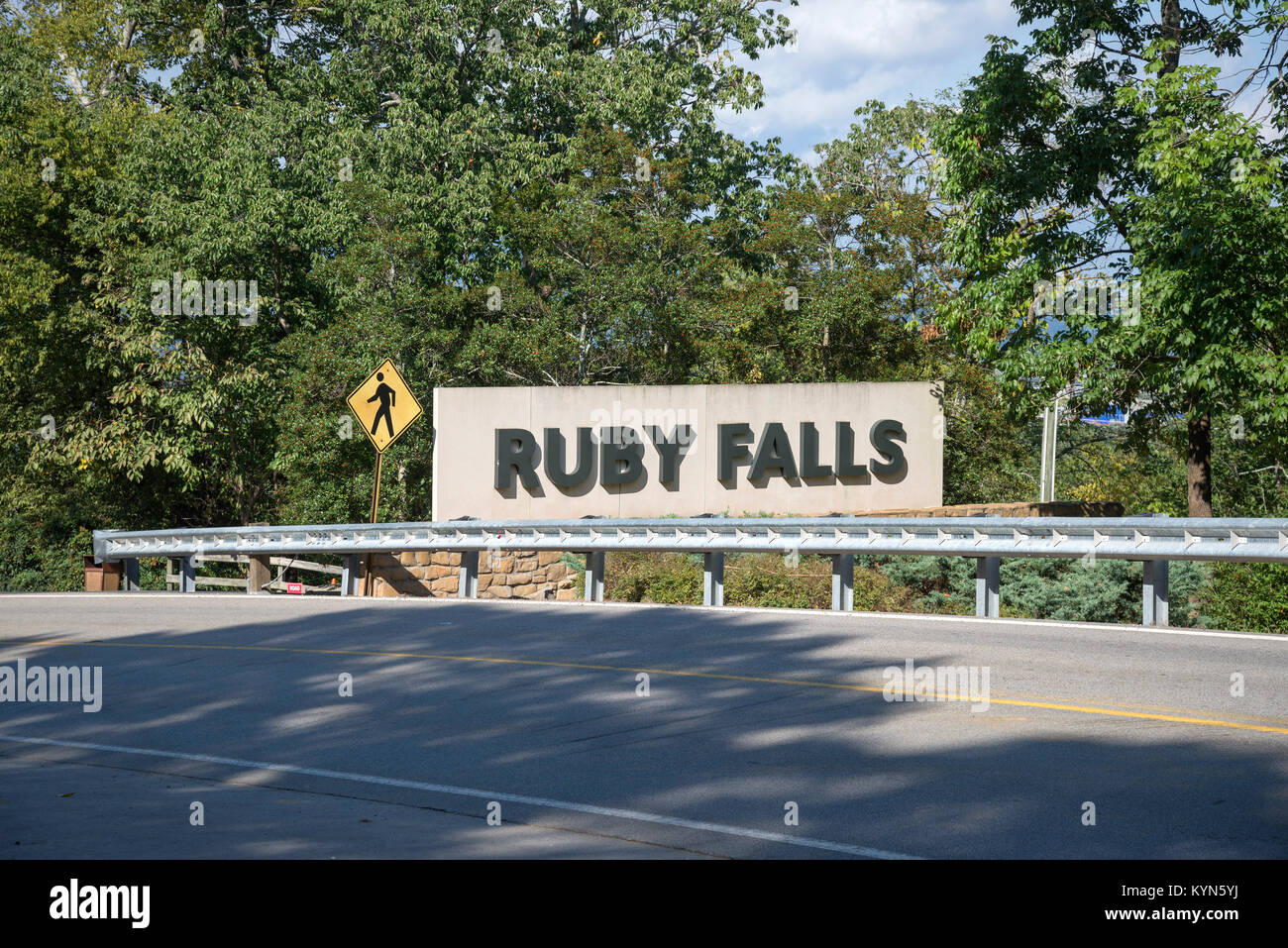 Ruby Falls ist in Lookout Mountain in der Nähe von Chattanooga, Tennessee und bei 145 Meter hoch gelegen ist der weltweit höchsten und tiefsten unterirdischen Wasserfall. Stockfoto