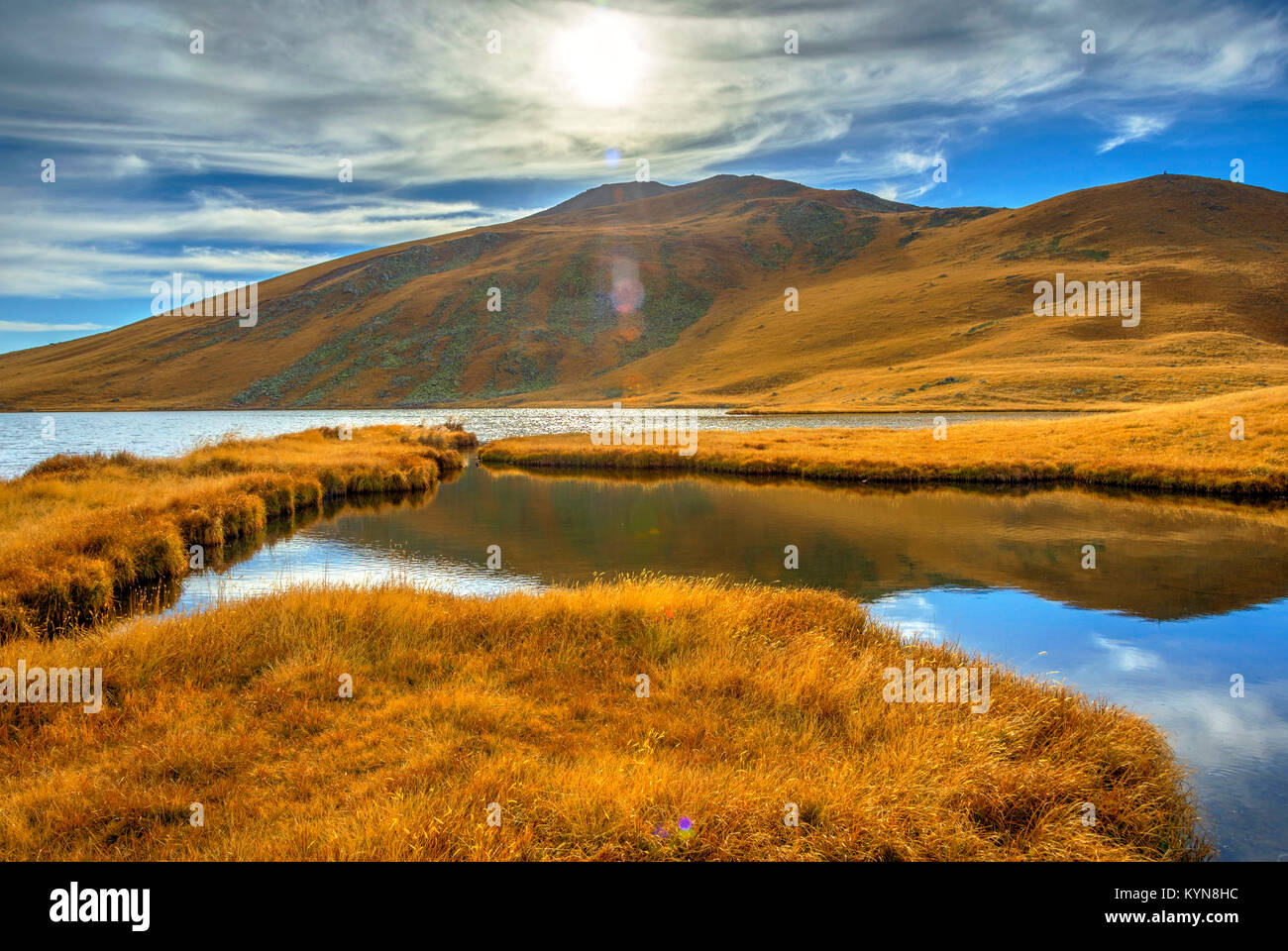 Black Rock See im Herbst Farben, Grenze See zwischen Georgien und Russland, lagodechi National Park, Georgia Stockfoto