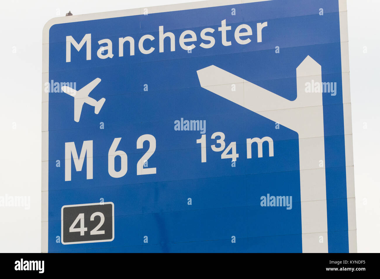Flughafen Manchester M62 Zeichen führen weg von der Autobahn M1, UK Stockfoto