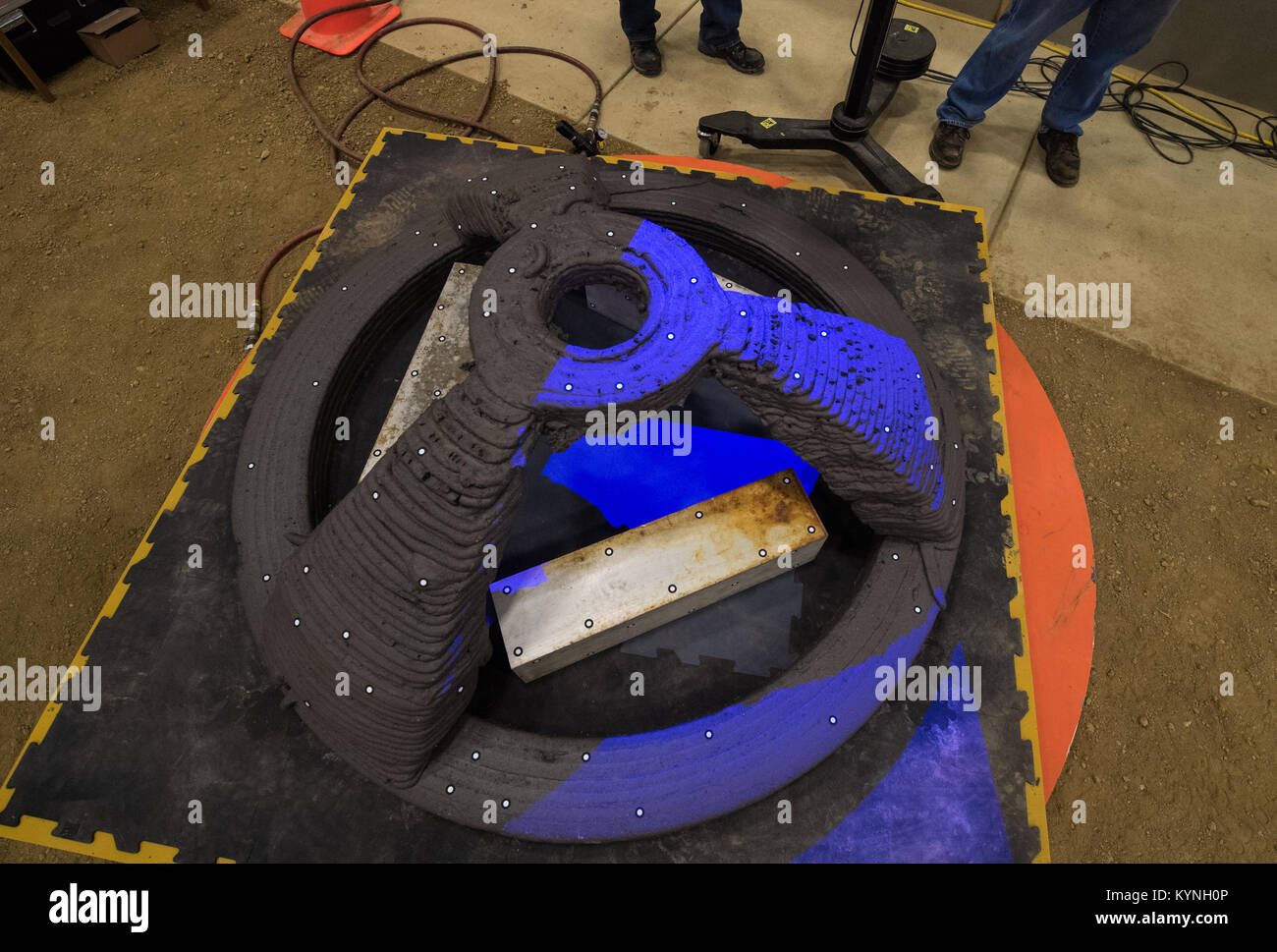 Am 26. August 2017 wurde im Edwards Demonstration and Learning Center von Caterpillar, Inc. In Peoria, Illinois, ein 3D-Scan der 3D-gedruckten Kuppelstruktur des Penn State den@Mars Teams durchgeführt. Dieser Scan ist Teil der 3D-gedruckten Habitat Challenge der NASA, die sich auf die Schaffung nachhaltiger Wohnungen für die Erforschung des Weltraums konzentriert. Teams konkurrieren um 500.000 US-Dollar, indem sie strukturelle Habitatkomponenten drucken und testen. Stockfoto