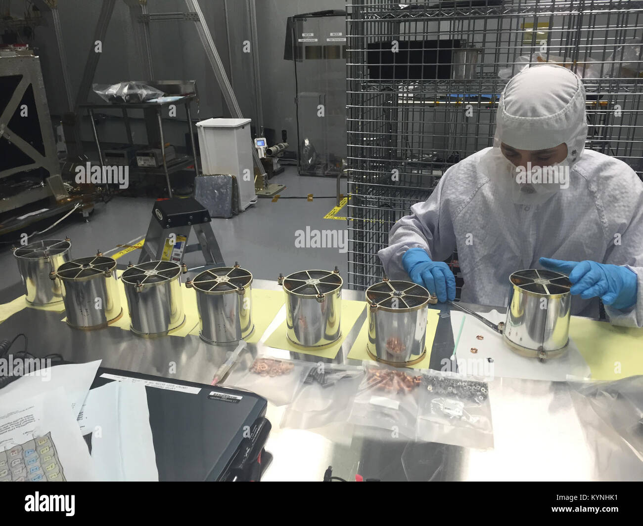 Der Neutron Star Interior Composition Explorer (NICER) ist eine Mission der NASA, die das Innere von Neutronensternen erforschen und unser Verständnis von extremer Materie und Physik verbessern soll. Stockfoto