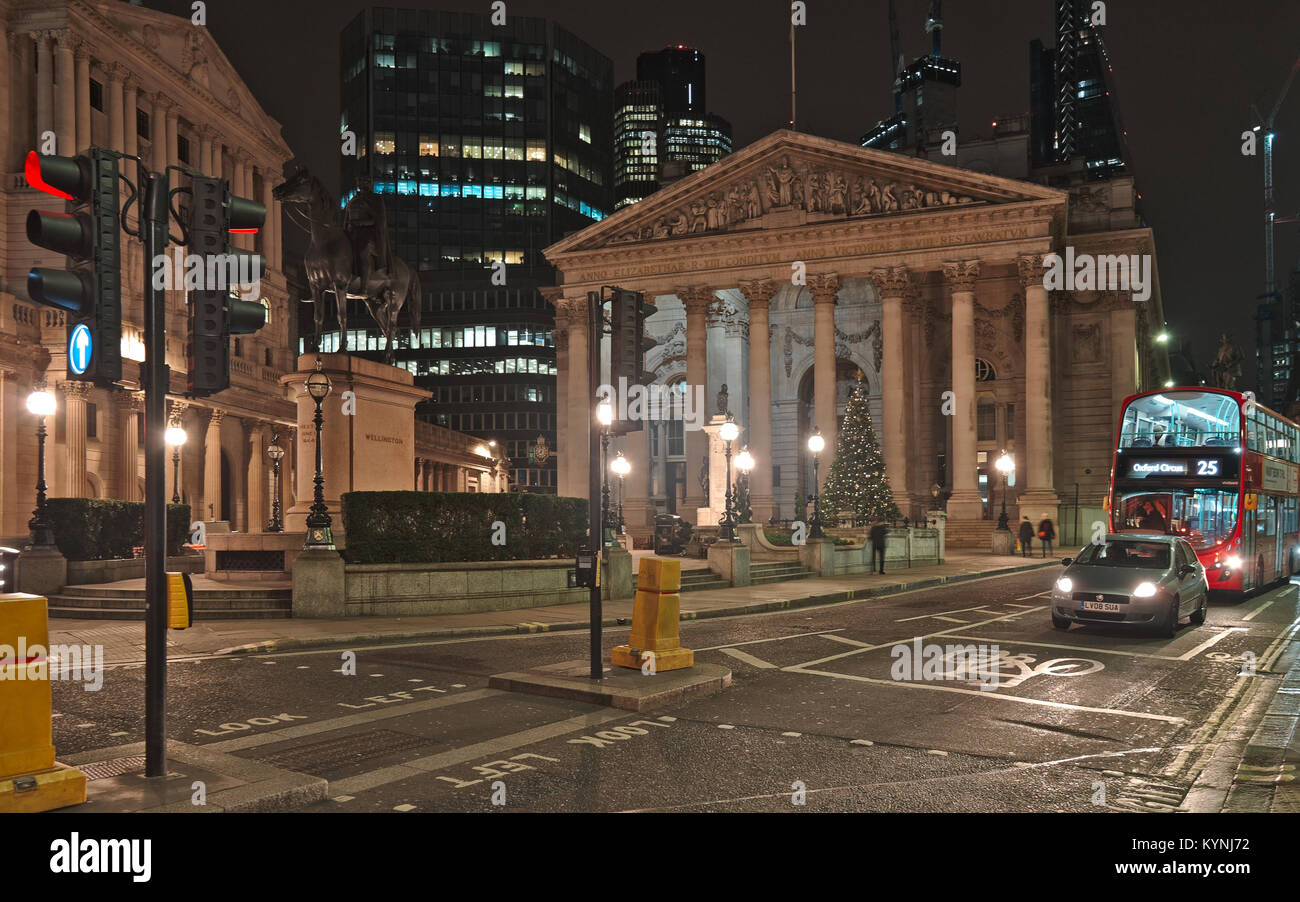 London Street bei Nacht. England, Großbritannien Stockfoto