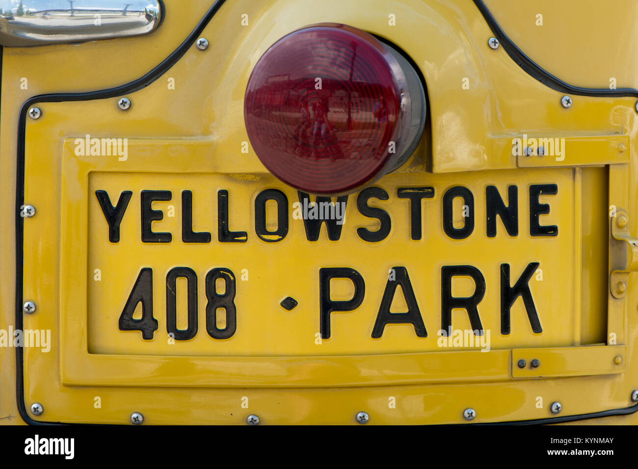 Lizenz Nummer einer Yellowstone gelben Bus Stockfoto