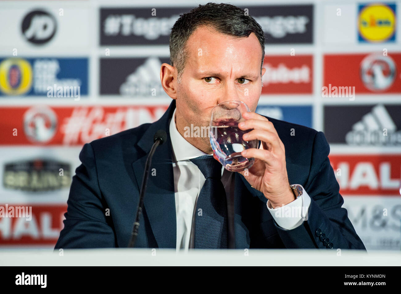 Montag, 15. Januar 2018 im Bild: Wales Manager Ryan Giggs Re: ehemalige Manchester United Footballer Ryan Giggs ist als Manager des Welsh National Football Team in einer Pressekonferenz im Vale Resort, Cardiff, Wales, UK vorgestellt. Stockfoto