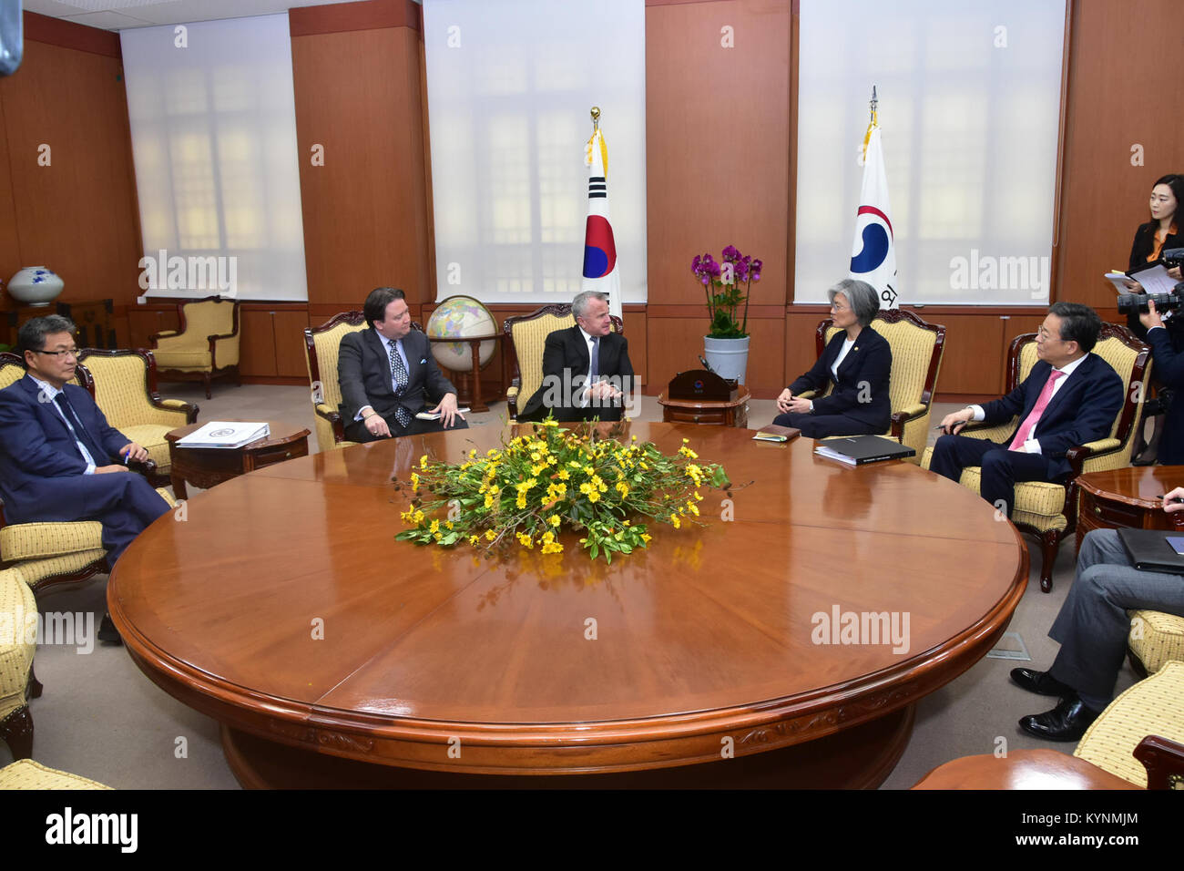 Stellvertretender Staatssekretär John Sullivan trifft mit der Republik Korea Aussenminister Kang Kyung-wha in Seoul, Südkorea am 18. Oktober 2017. Stockfoto