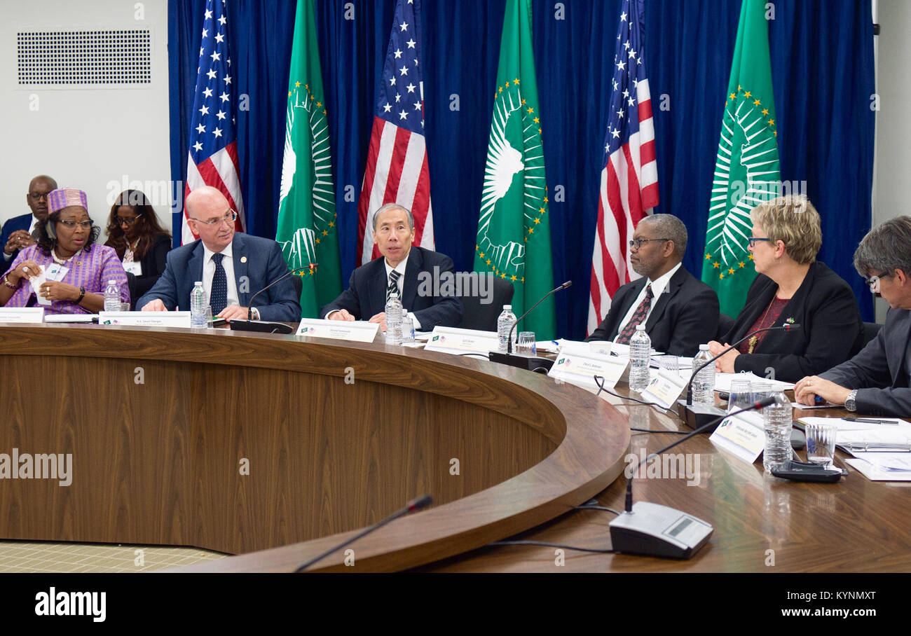 Botschafter Donald Yamamoto beteiligt sich an der fünften jährlichen US-Afrikanischen Union auf hoher Ebene geführten Dialog des US-Außenministeriums, in Washington, D.C. am 16. November 2017. Stockfoto