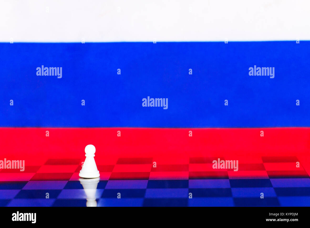 Russland Flagge Wahlen Schach als Politik Stockfoto
