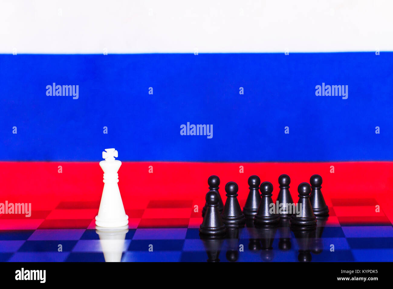 Russland Flagge Wahlen Schach als Politik Stockfoto