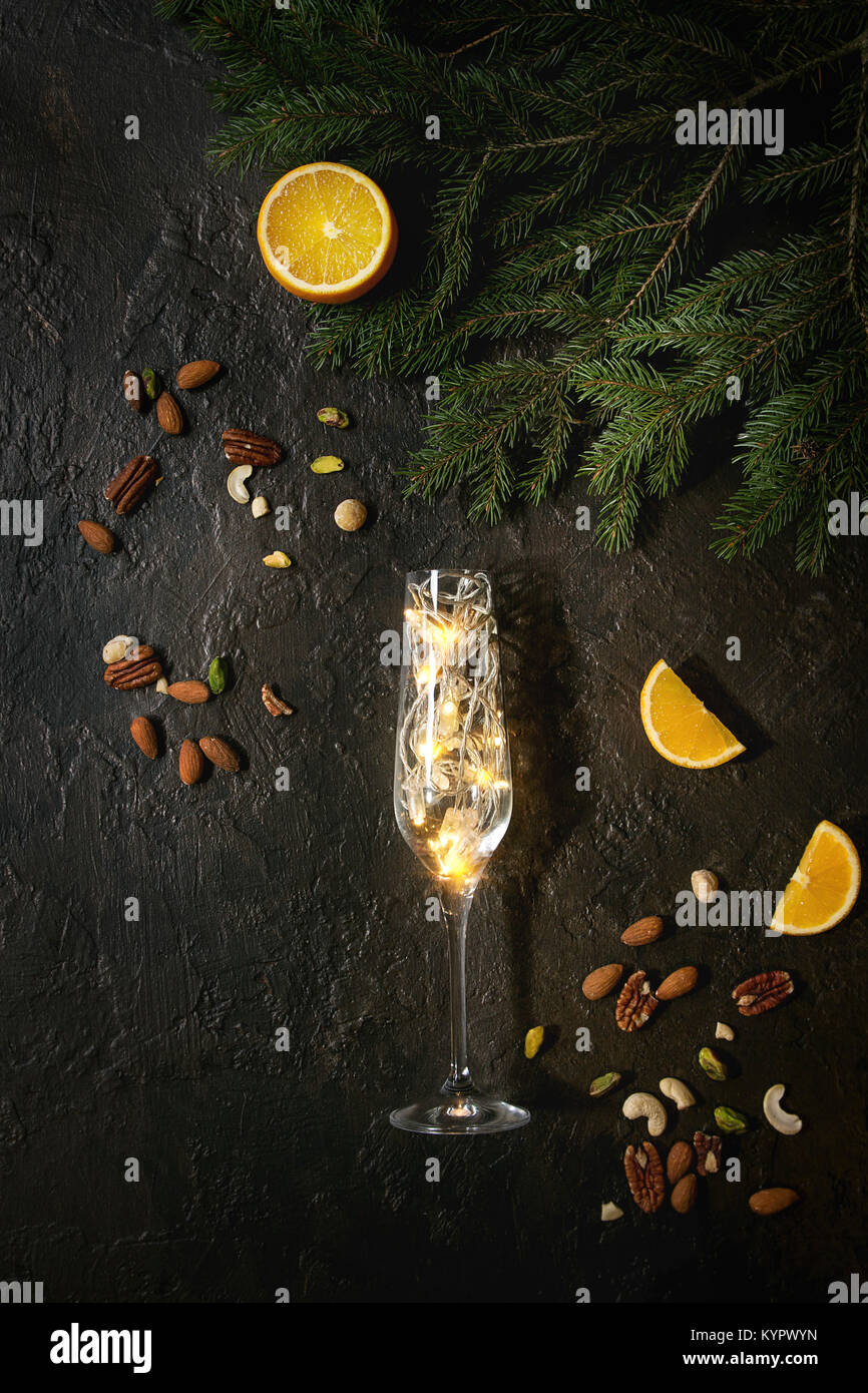 Weihnachtsbeleuchtung Girlande in Champagner Glas mit Muttern, Orange