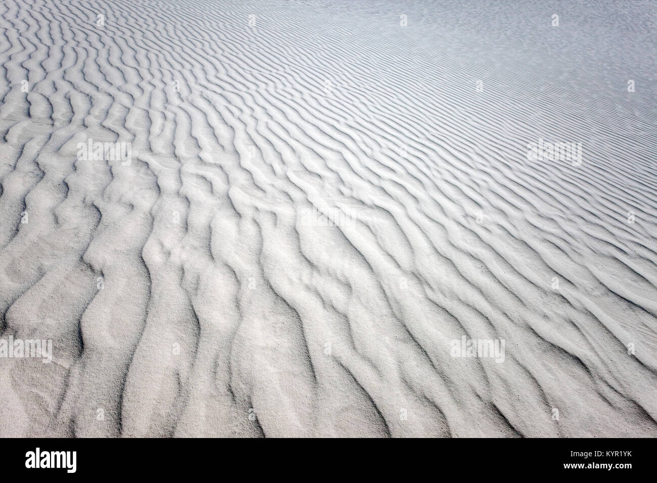Windblown​ Sandmuster machen eine surreale Landschaft, White Sands National Park, New Mexico Stockfoto