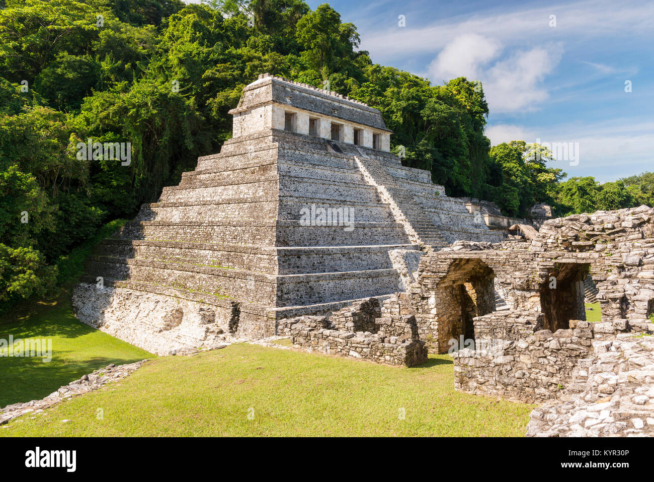 PALENQUE, MEXIKO - 29. NOVEMBER: Maya Tempel Ruinen am 29. November 2016 in Palenque. Palenque wurde von der UNESCO zum Weltkulturerbe im Jahr 1987 erklärt. Stockfoto