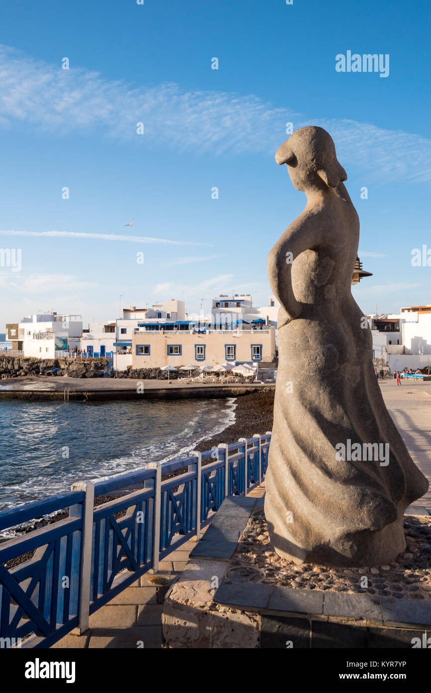 Skulptur von einem Fischer Frau El Cotillo La Oliva Fuerteventura Kanarische Inseln Spanien Stockfoto