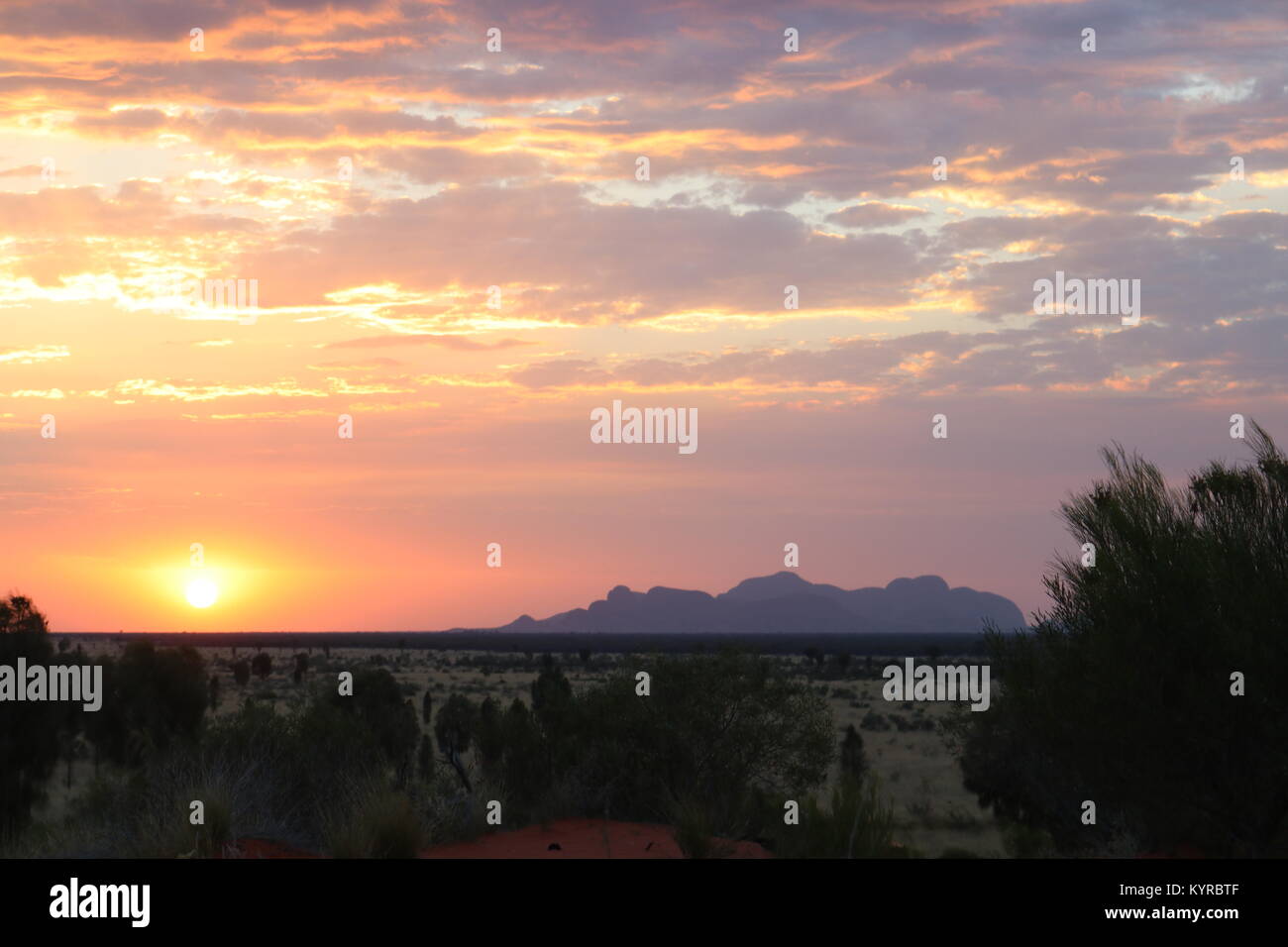 Sonnenuntergang über Kata Tjuta - Australien Stockfoto