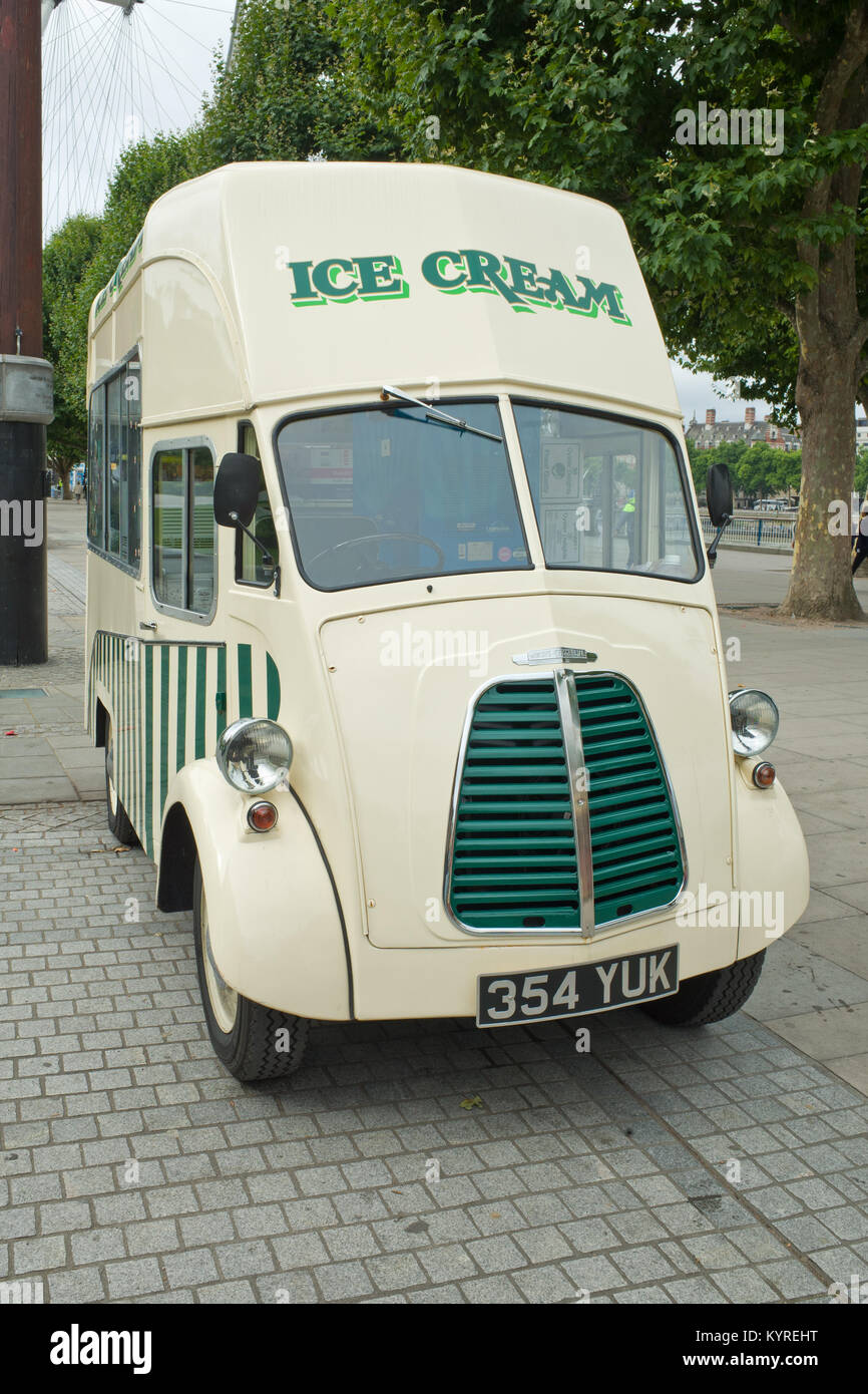 Morris Typ J Jtype Van Ice Cream Van Classic historisches Fahrzeug UK Stockfoto