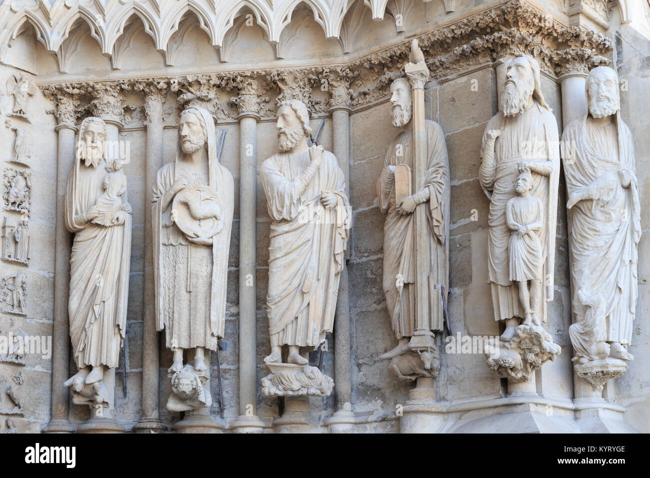 Frankreich, Marne (51), Reims Cathédrale Notre-Dame de Reims, classée patrimoine Mondial de l'Unesco, Skulpturen sur portail Occidental gauche // Frankreich, Stockfoto