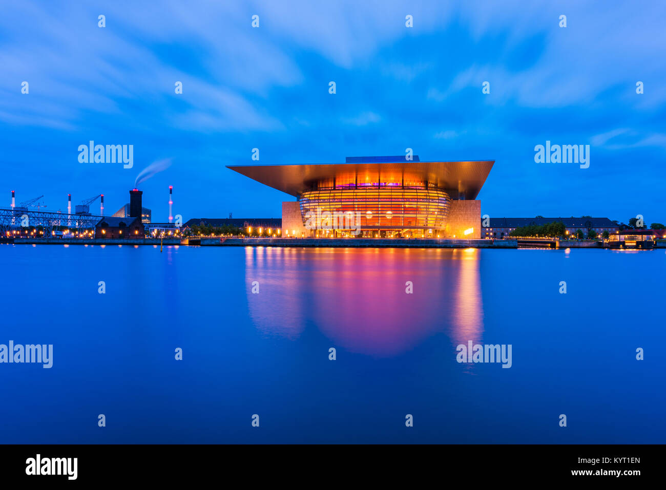 Kopenhagener Oper in Kopenhagen, Dänemark. Es ist die National Opera House von Dänemark und wurde in 2004 abgeschlossen. Stockfoto