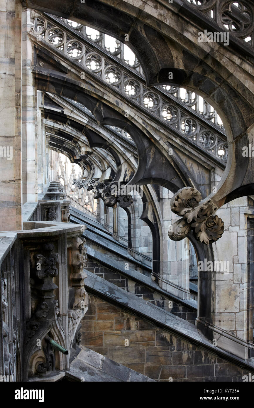 Architektonischen Details von Bögen der Kathedrale auf der Terrasse, Mailand, Italien Stockfoto