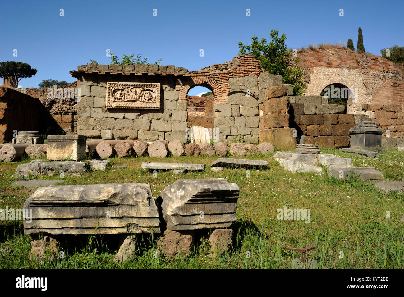 Italien, Rom, Forum Romanum, Tabernae Novae, antike römische Tavernen vor der Basilika Aemilia Stockfoto