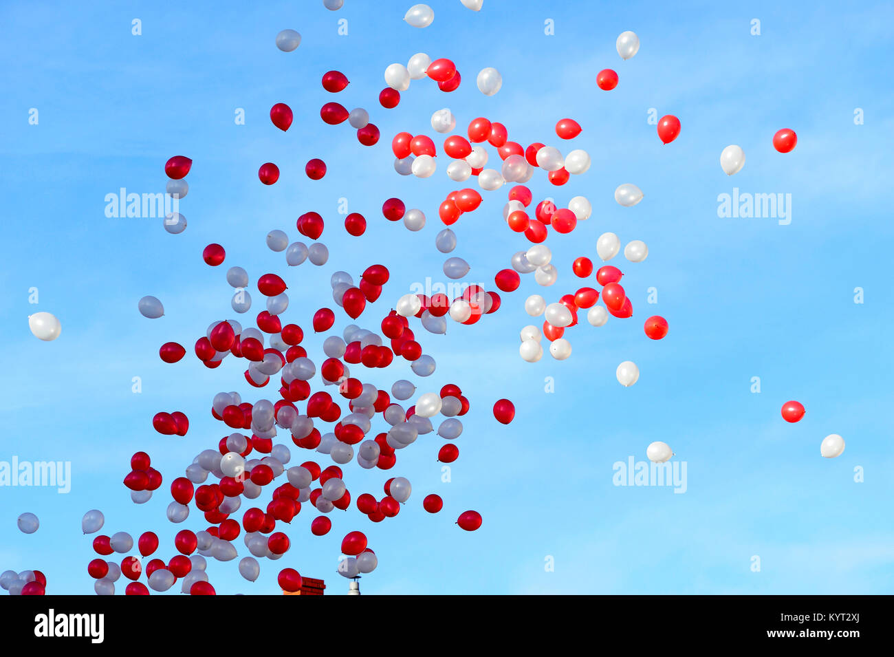 Luft, Luftballons, Himmel, Feier, Freigabe von Luftballons, Aufblasbar, Massenmanipulation, gelegentlich, Stockfoto