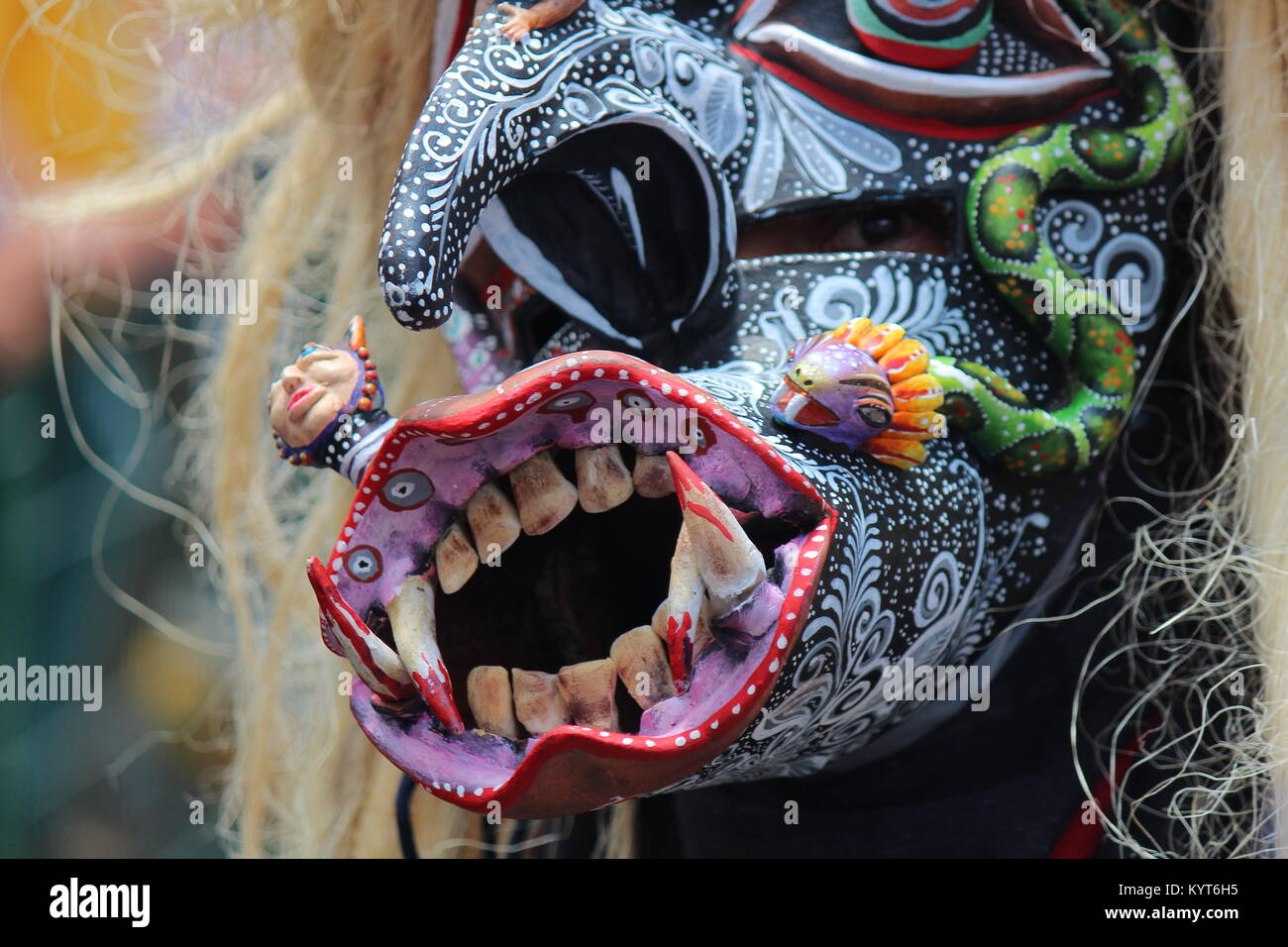 Traditionelle Krieger Maske eines tapferen und wild" Tastoan" in der mexikanischen Kultur Festival Stockfoto