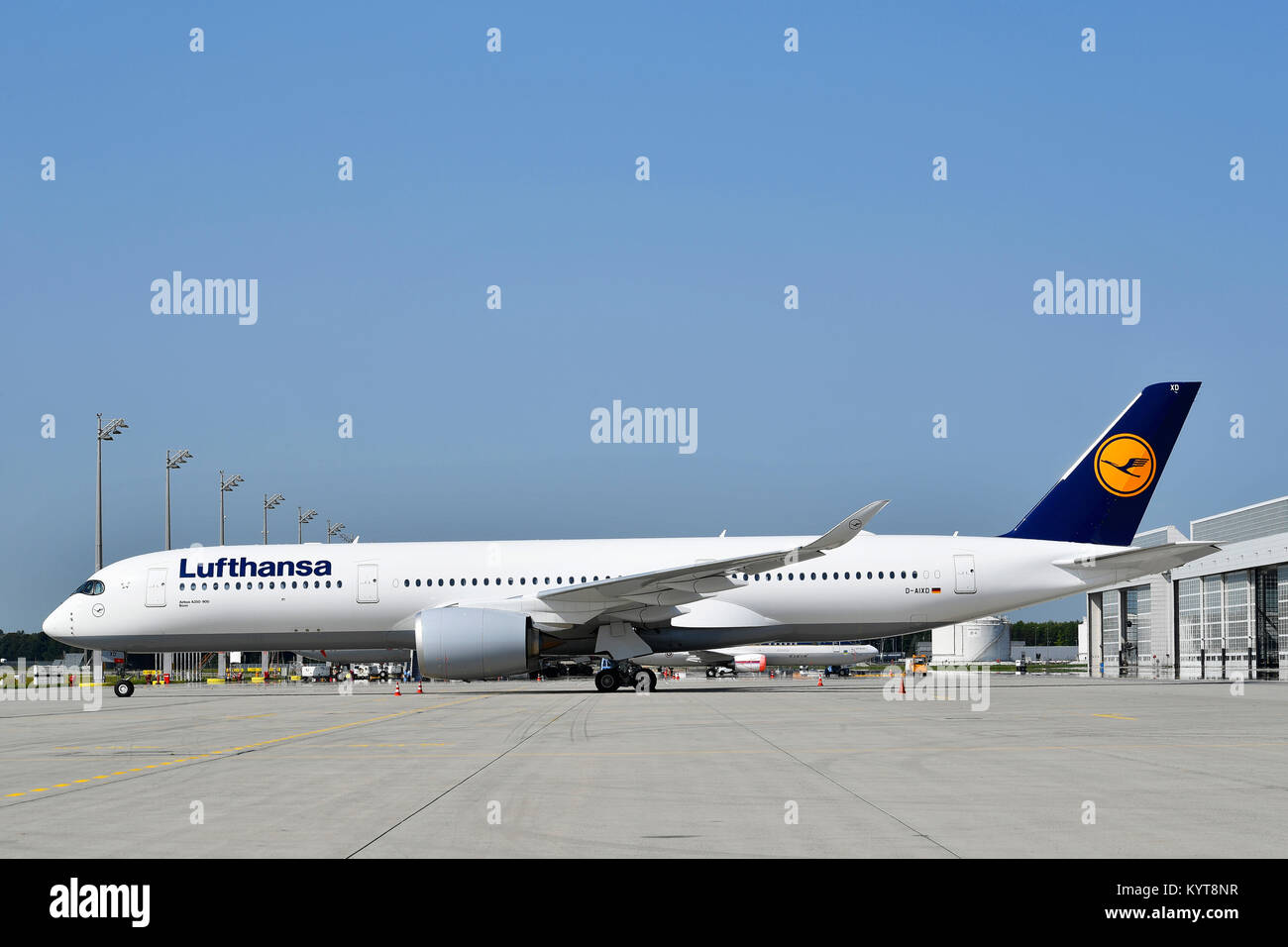 Lufthansa, Airbus A350-900, Flugzeuge, Flugzeug, Flugzeug,  Fluggesellschaften, Fluglinien, Roll-, In-, Out-, Start, Push, Rampe,  Flughafen München Stockfotografie - Alamy
