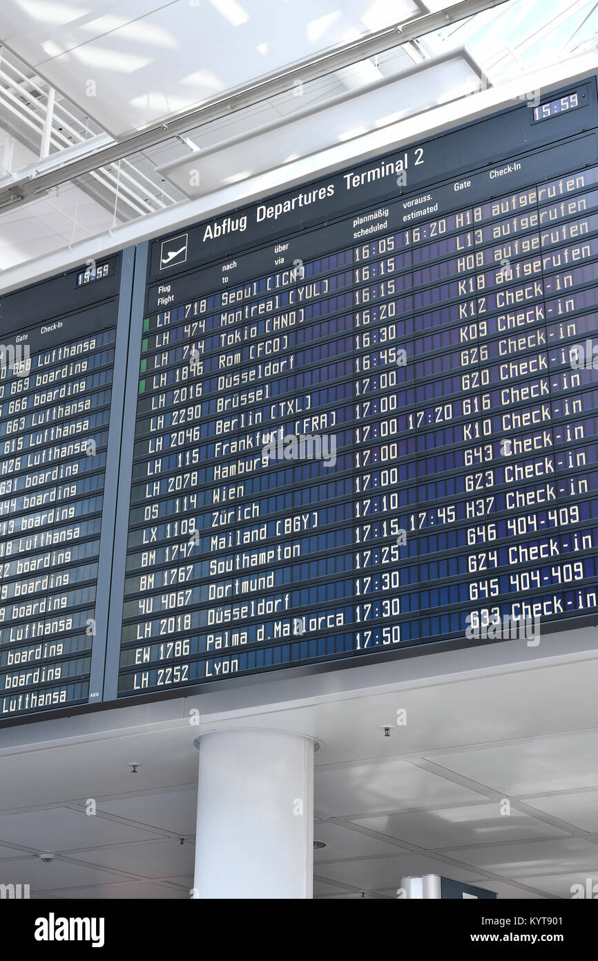 München Flughafen Terminal 2 Abflug www.alamy.de