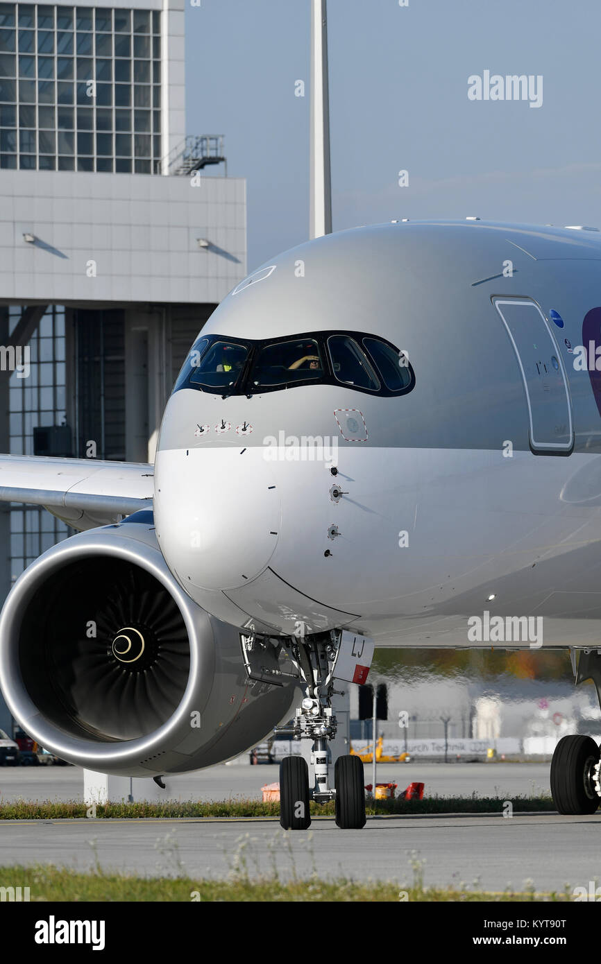 Qater Airways A350-900, Cockpit, Flugzeug, Flugzeug, Flugzeug, Fluggesellschaften, Fluglinien, Rolle, In, Out, Flughafen München, Stockfoto