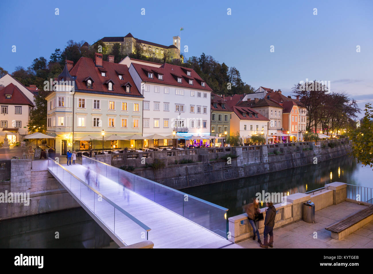 Abend Panorama der Riverfront von Ljubljana, Slowenien. Stockfoto