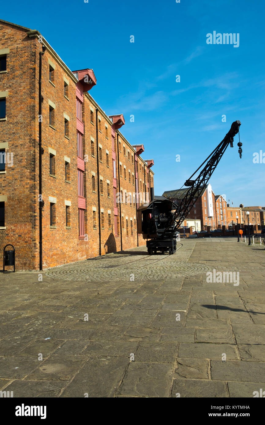 Frühlingssonne auf der Industriekultur Reiseziel von Gloucester Docks, Gloucester, Großbritannien Stockfoto