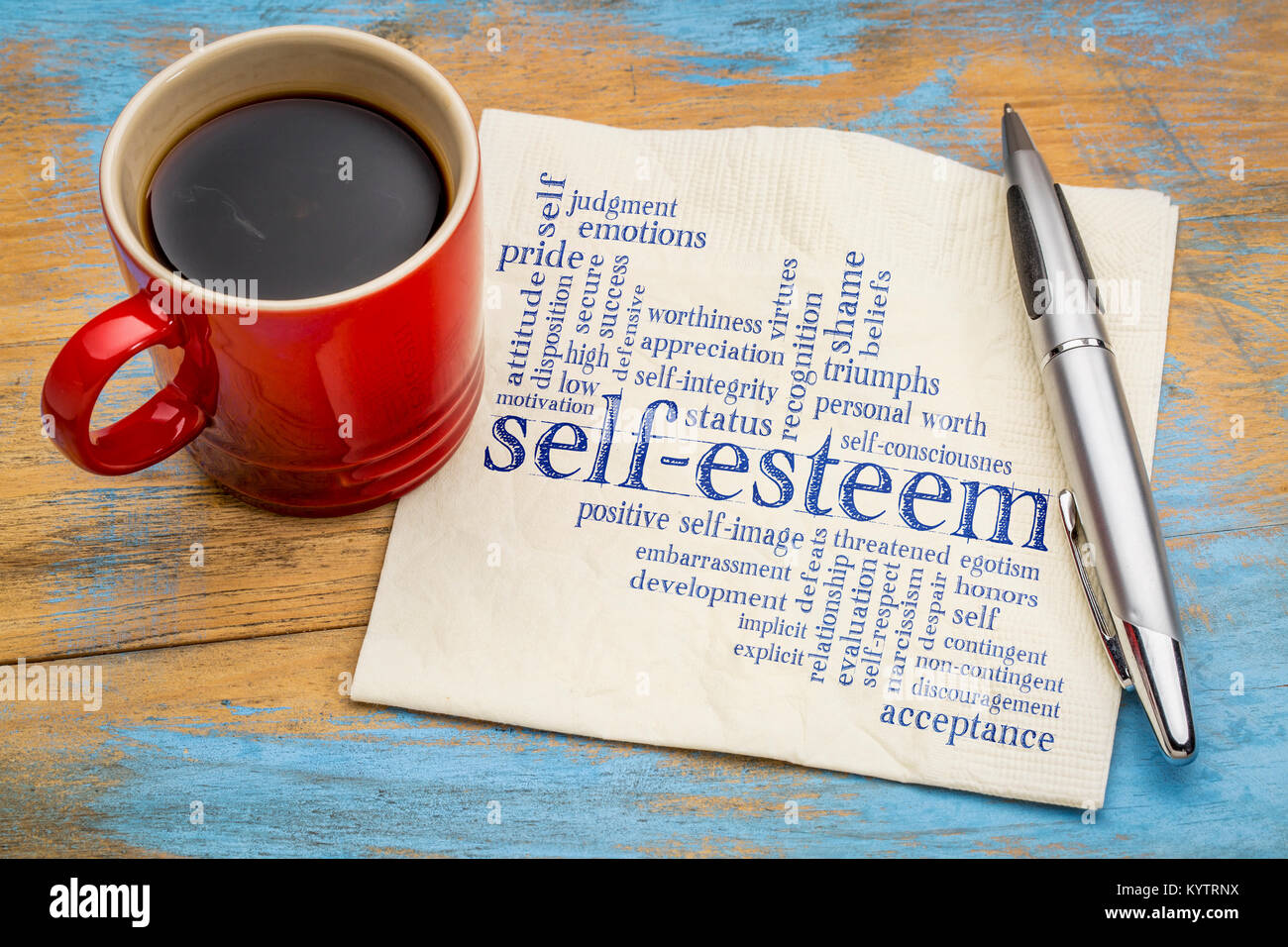 Self-esteem Wort cloud-Handschrift auf eine Serviette mit Tasse Kaffee Stockfoto