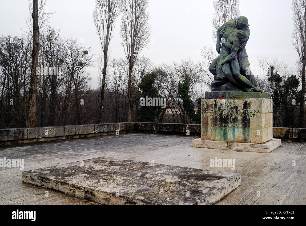 Zagreb, Kroatien. Die monumentale Friedhof Mirogoj. WWI-Denkmal, das Denkmal der kroatischen Soldaten starben während des Ersten Weltkriegs. Es wurde von Juri Tukalj und Vanja Radaus konzipiert. Stockfoto