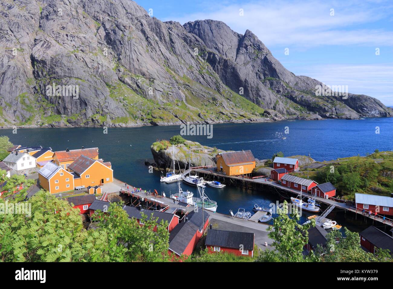 Inselgruppe Lofoten in Norwegen. Nusfjord Fischerdorf in Flakstadoya Insel. Stockfoto