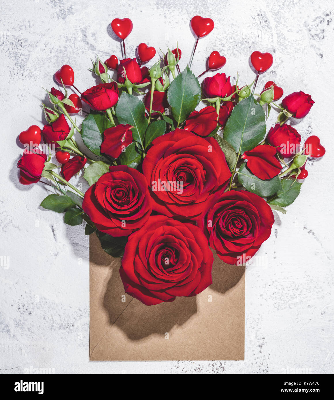 Blumenstrauß aus Rosen zum Valentinstag Stockfoto