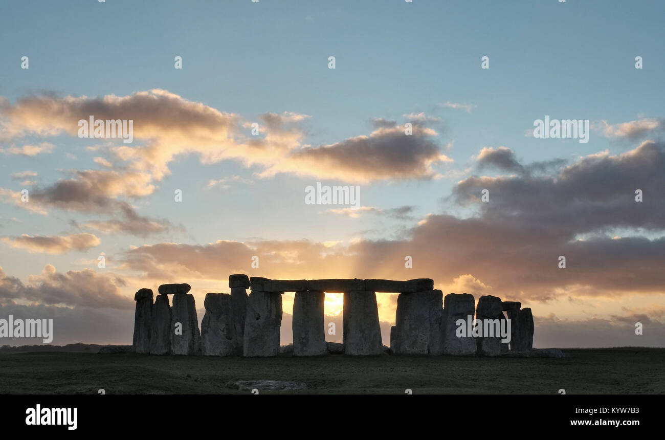 Sonnenuntergang in Stonehenge, Salisbury Plain, Amesbury, UK, 01/01/2018 Stockfoto