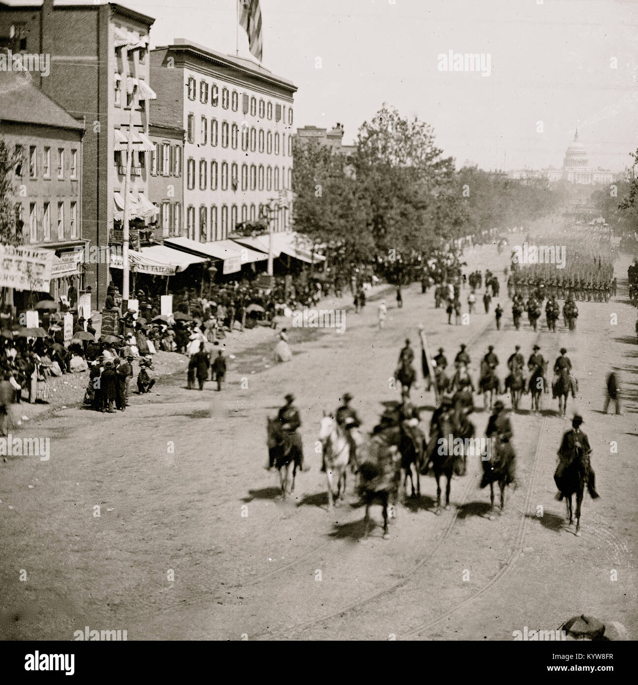 Washington, District of Columbia. Die grand Überprüfung der Armee. Gen. Andrew A. Humphreys, Personal und Einheiten des 2. Korps, die an der Pennsylvania Avenue Stockfoto