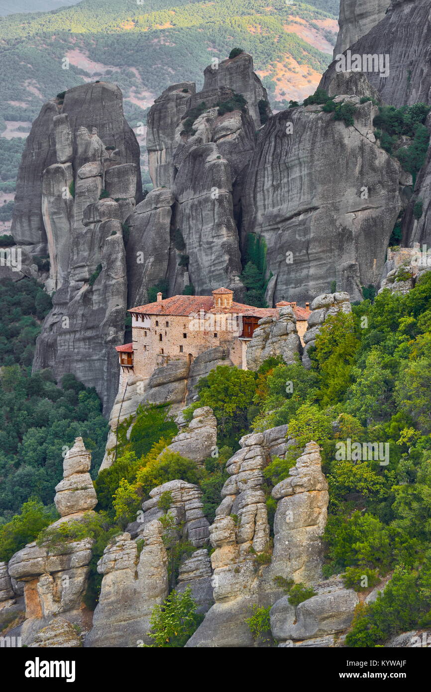 Landschaft Blick auf Kloster Roussanou, Meteora, Griechenland Stockfoto