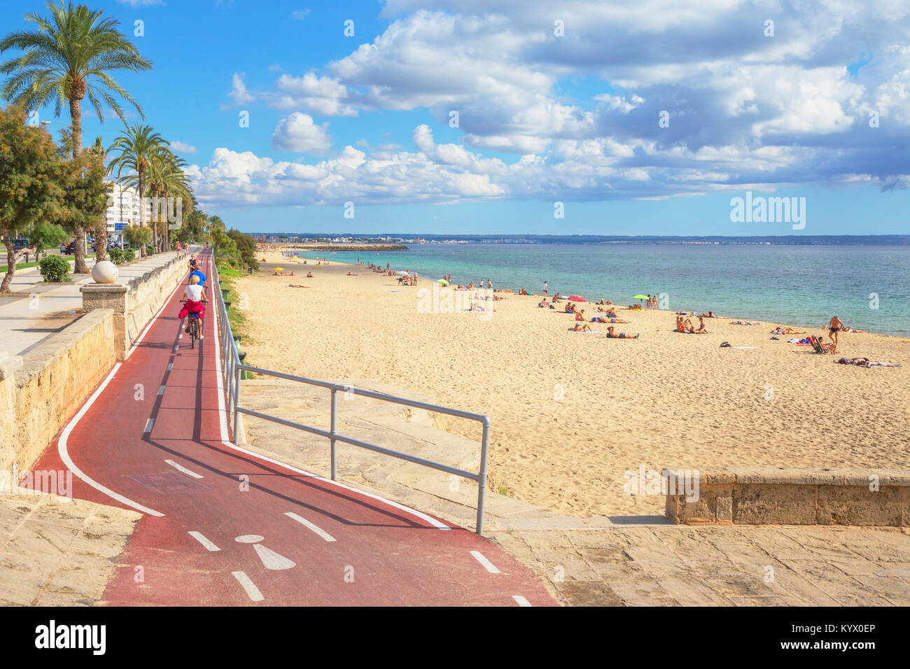 Palma Strand neben dem Fahrrad Route, Palma de Mallorca, Mallorca,  Balearen, Spanien Stockfotografie - Alamy