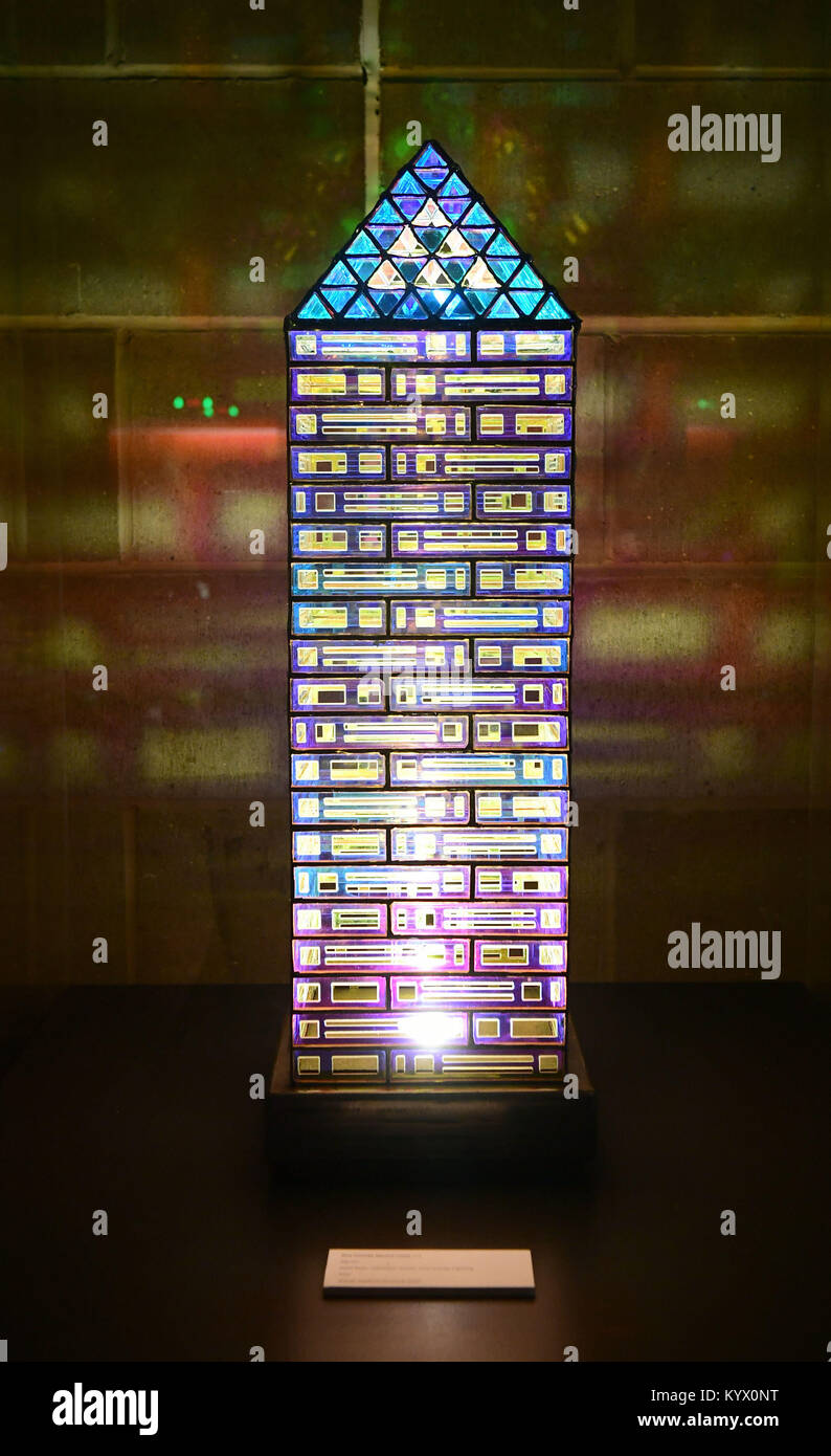 Von Amber amberlights Stefani, eine Installation an der Canary Wharf Winter Lights Festival präsentiert, wie Skulpturen, Bauten und Anlagen sind in verschiedenen Formen des Lichts Technologie vorgestellt. Stockfoto