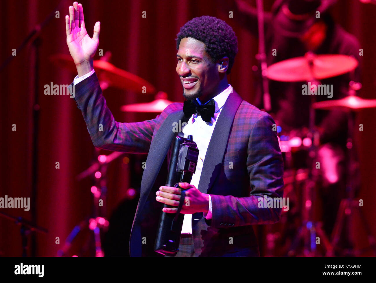 Jon Batist und bleiben Menschen für 'führen Sie die Late Show mit Stephen Colbert" an der Adrienne Arsht Center in Miami, Florida. Mit: Jon Batist Wo: Miami, Florida, United States Wann: 15 Dec 2017 Credit: JLN Fotografie/WENN.com Stockfoto