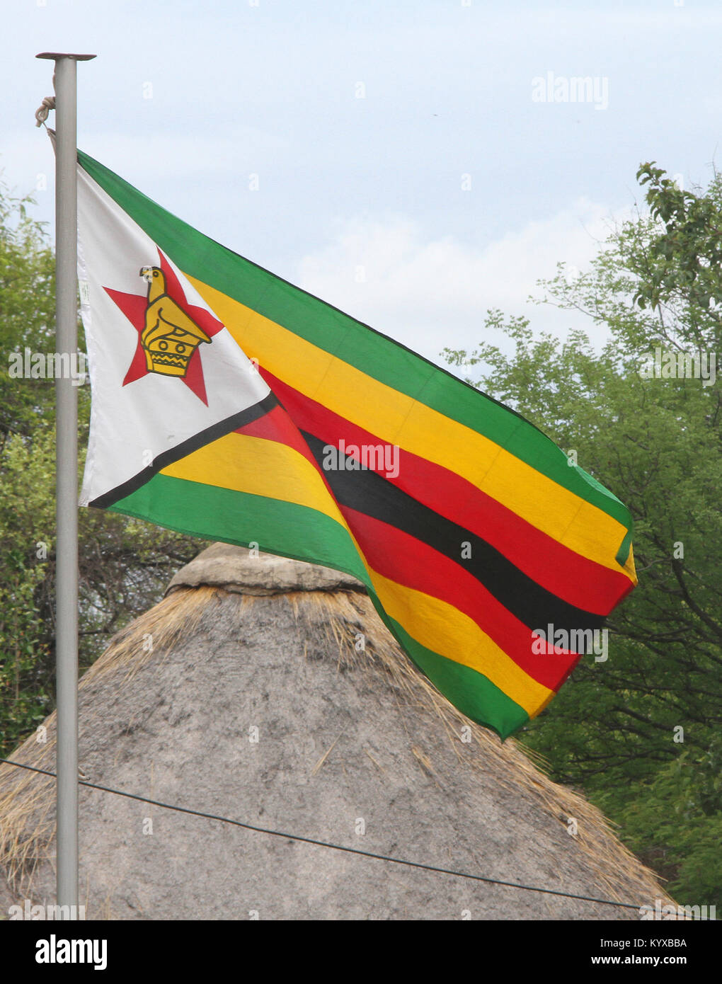 Nationalflagge Simbabwe, Simbabwe. Stockfoto