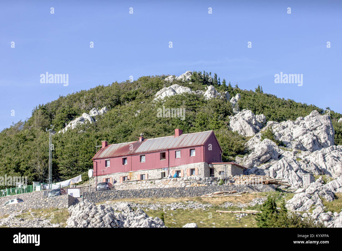 Berghütte ausruhen/Erfrischungen an Zavizan - Nord Velebit Nationalpark, Kroatien - 23 Aug 2016 Stockfoto
