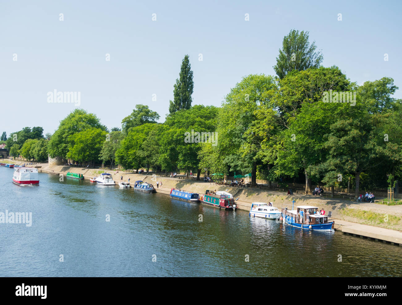 Boote auf dem Fluss Ouse in York, Yorkshire, England. Großbritannien Stockfoto
