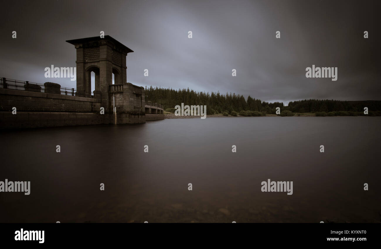 Die Staumauer von Alwen Reservoir, North Wales Stockfoto