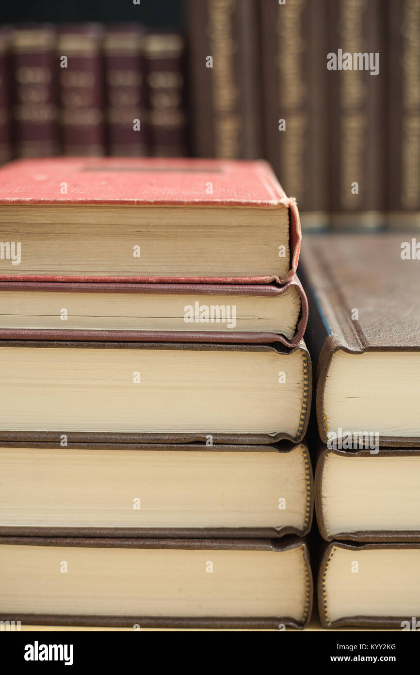 Extreme close-up von Stapel alte Bücher Stockfoto
