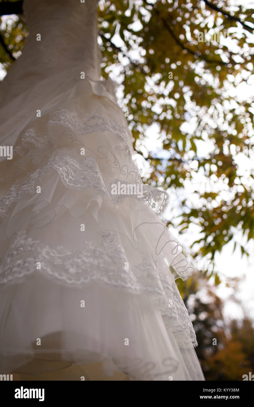 Low Angle View von Wedding Dress Stockfoto