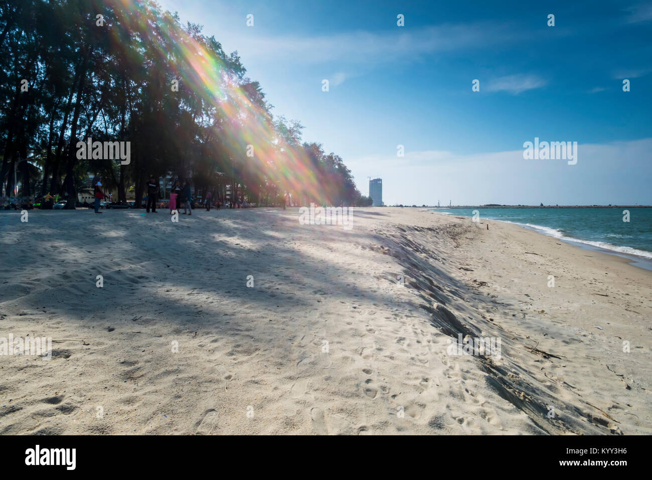 Batu Buruk Strand oder Pantai Batu Burok ist eine der beliebtesten Strand in Kuala Terengganu, Malaysia. Stockfoto