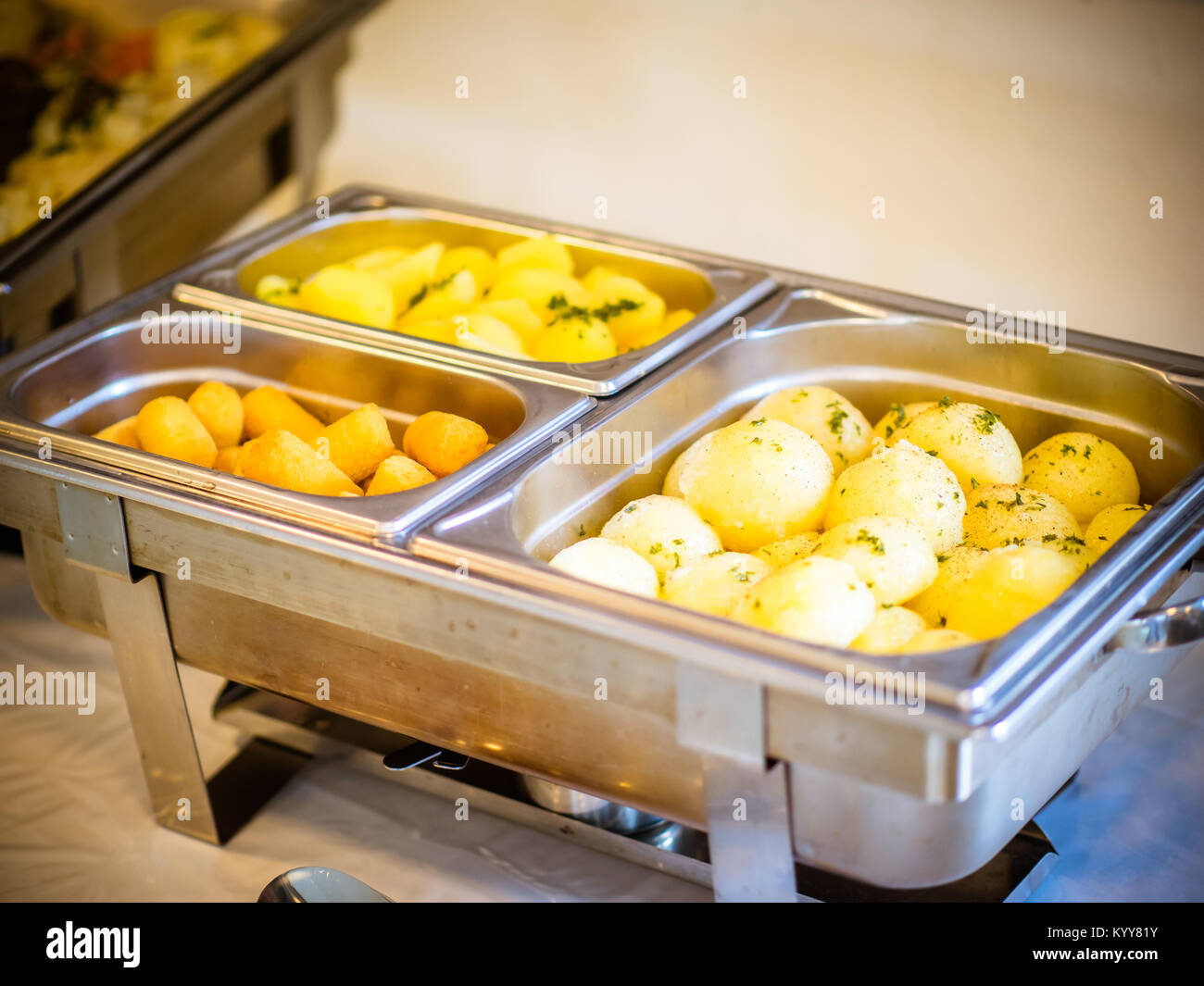 Die Kartoffeln auf dem Buffet Stockfoto